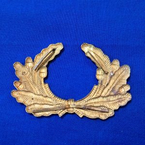 world-war-two-german-visor-cap-wreath-for-veterans-association-gold-color-with-4-prongs