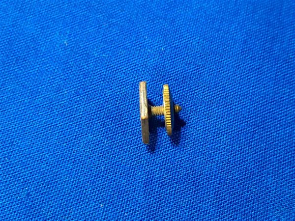 world-war-two-lapel-button-for-the-first-division-screw-back-early-design