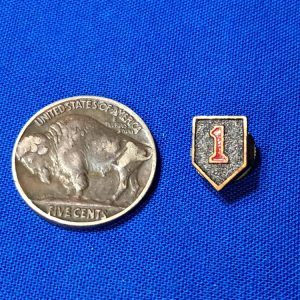 world-war-two-lapel-button-for-the-first-division-screw-back-early-design
