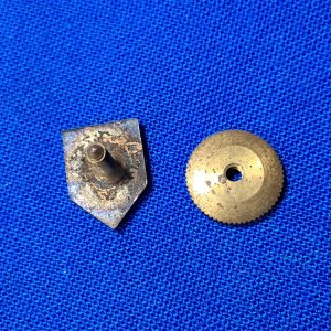 world-war-two-lapel-button-for-the-first-division-screw-back-early-design