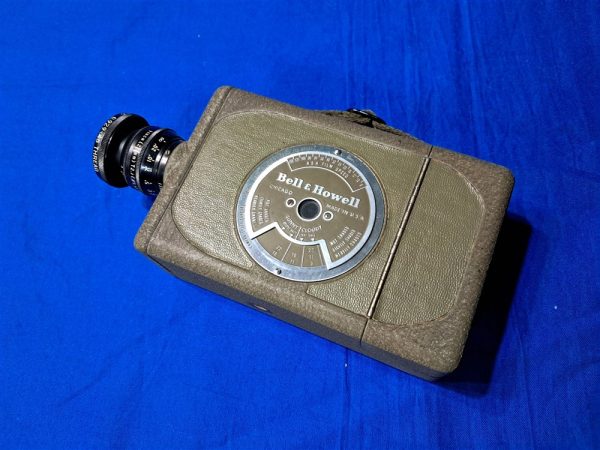 world-war-two-field-signal-corps-camera-motion-bell-howell-crackle-paint-finish-original-strap-excellent