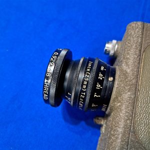 world-war-two-field-signal-corps-camera-motion-bell-howell-crackle-paint-finish-original-strap-excellent