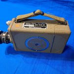 world-war-two-field-signal-corps-camera-motion-bell-howell-crackle-paint-finish-original-strap-excellent