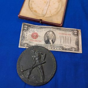 german-world-war-two-1935-dated-table-medal-for-unemployment-fighting-for-an-factory-in-nurnberg-in-presentation-case