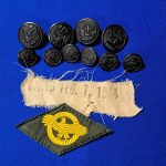 world-war-two-button-set-from-marine-corps-tunic-green-dress-1944-dated