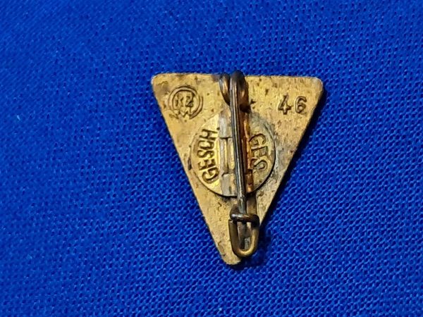 german-world-war-two-womans-membership-pin-very-small-size-for-lapel-great-enamel-and-detail