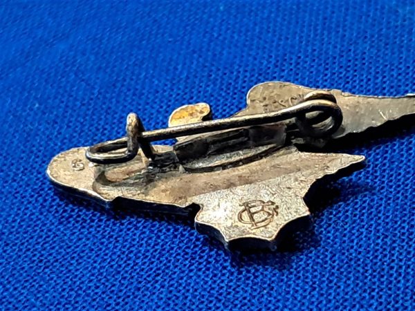 german-world-war-two-membership-pin-for-the-r-l-b-with-maker-mark-on-the-back-original
