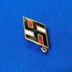 german-world-war-two-students-society-membership-pin-enameled-with-red-and-white-triangle-swasticka-in-middle
