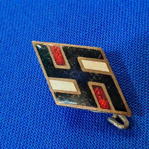 german-world-war-two-students-society-membership-pin-enameled-with-red-and-white-triangle-swasticka-in-middle