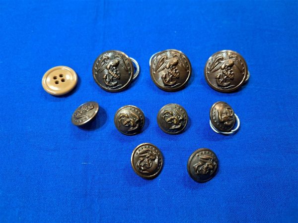 buttons-world-war-two-united-states-marine-officer-chocolate-brown-color-excellent-detail