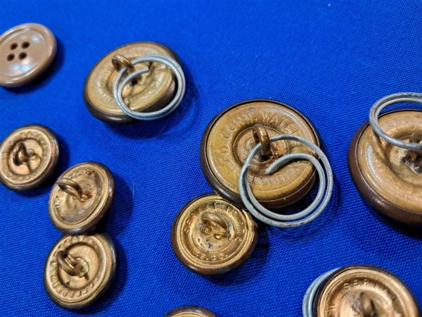 buttons-world-war-two-united-states-marine-officer-chocolate-brown-color-excellent-detail