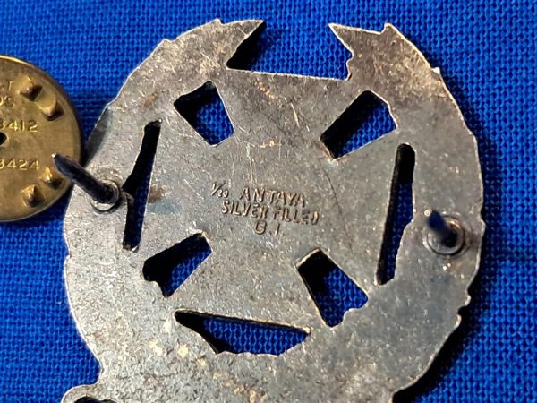 vietnam-war-era-shooting-badge-qualificatiob-for-grenade-and-rifle-antoya_made-silver-content-clutch-back