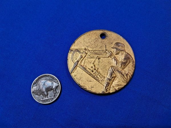 german-1930-dated-shooting-award-table-medal-drilled-for-wear-in-gold-first-place-machine-gun-company