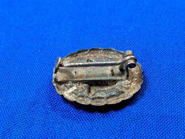 world-war-one-german-black-wound-badge-mini-with-pin-back-and-original-paint