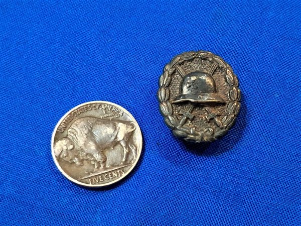 world-war-one-german-black-wound-badge-mini-with-pin-back-and-original-paint