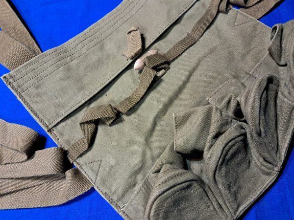 vietnam-war-north-vietnamese-grenade-pouch-for-four-stick-grenades-1966-dated-mint