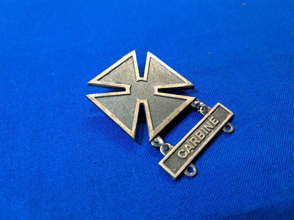 world-war-two-qualification-badge-for-carbine-markman-level-sterling-silver-maker-marked