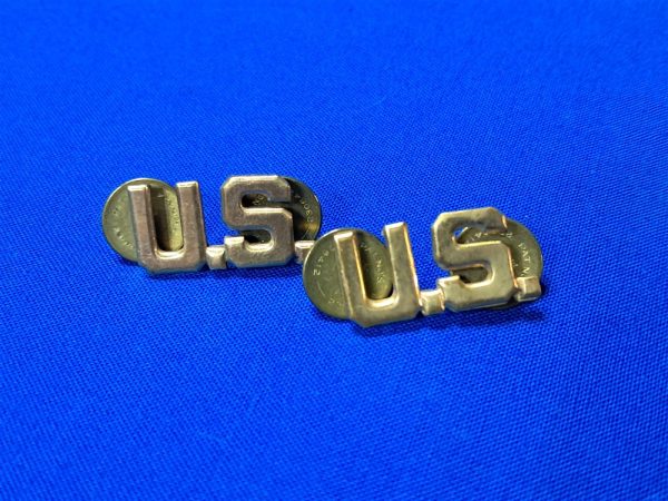 officers-collar-insignia insignia-world-war-two-officers-collar-us-gold-with-1943-clutch-original-backs
