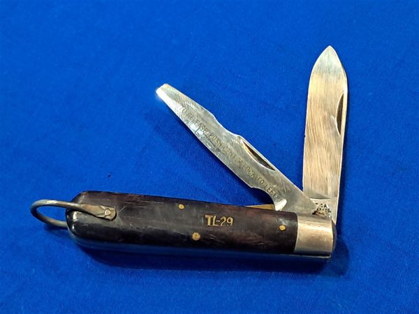 world-war-two-t-l-29-knife-with-black-plastic-handle-both-blades-used-condition-camillus