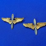 insignia-air-corps- officers-world-war-two-props-larger-size-gold-and-silver-pin-back