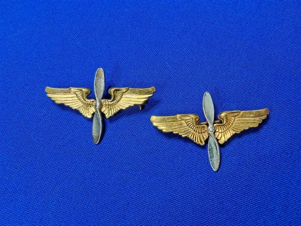insignia-air-corps- officers-world-war-two-props-larger-size-gold-and-silver-pin-back