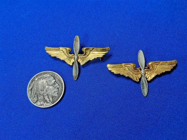 insignia-air-corps- officers-world-war-two-props-larger-size-gold-and-silver-pin-back
