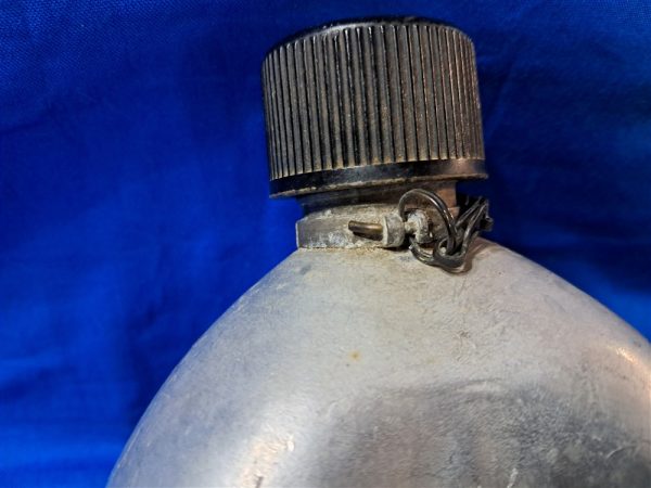 world-war-two-canteen-aluminum-by-republic-stamping-enameling-company-1945-dated