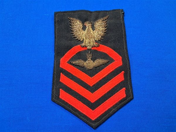 world-war-two-chief-petty-officer-chevron-aviation-ordnance-bullion-red-stripes-on-blue