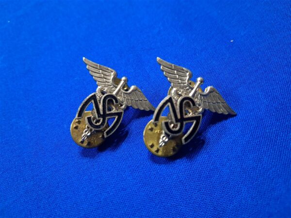 korean-war-era-medical-service-officers-insignia-meyer-manufactured-early-raised-logo