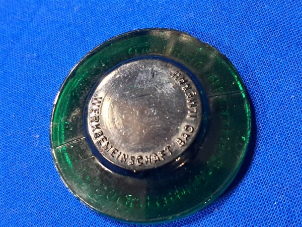 world-war-two-german-tinnie-mother-day-1935-green-solid-glass