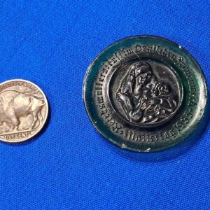 world-war-two-german-tinnie-mother-day-1935-green-solid-glass