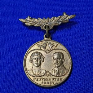 1922-dated-pricess-mary-wedding-celebration-items-broach-large-stamp-button