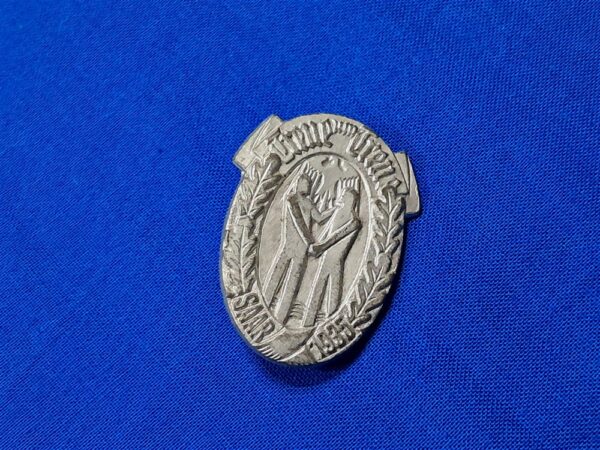 world-war-two-german-tinnie-pin-for-the-unification-of-the-saar-region-back-into-the-reich