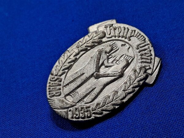 world-war-two-german-tinnie-pin-for-the-unification-of-the-saar-region-back-into-the-reich