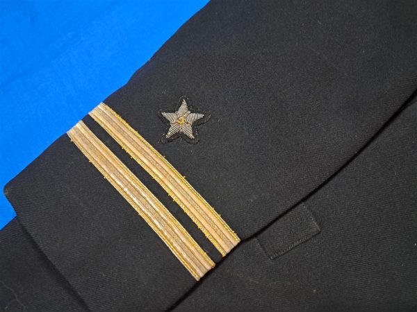 world-war-two-naval-lieutenant-uniform-grouping-named-robinson-with-photos-and-light-history-ribbons