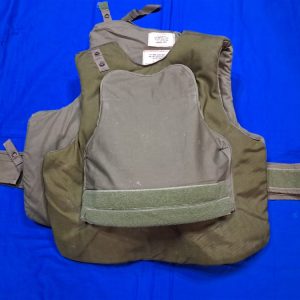 vietnam-war-body-armor-variable-vest-for-ground-troops-with-original-plates-1969-contract-unissued-condition-with-manual