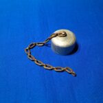 world-war-one-canteen-lid-with-cork-and-chain-original-m-1910-model