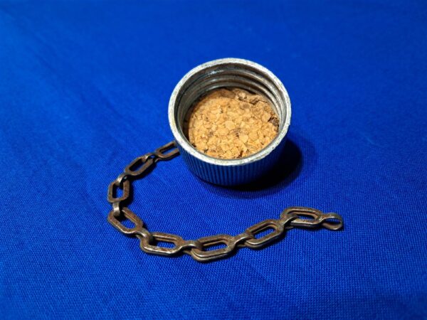 world-war-one-canteen-lid-with-cork-and-chain-original-m-1910-model