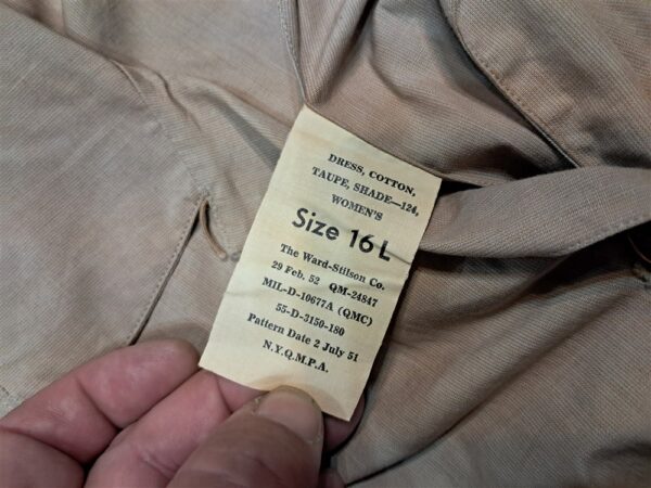 korean-war-era-1951-dated-duty-dress-for-wac-njrse-unissued-taupe-color-with-original-tag