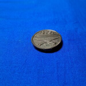 world-war-one-marking-disc-for-equipment-brass-with-washer-and-3-prongs-infantry-marked