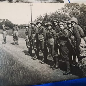 photo-world-wr-two-nurses-britain-jewish-hospital-with-parachute-gear-on-training-field-gear-marching-time-out-35-total