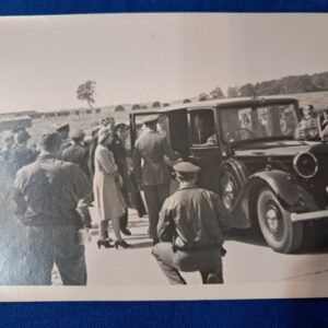 photo-world-wr-two-nurses-britain-jewish-hospital-with-parachute-gear-on-training-field-gear-marching-time-out-35-total