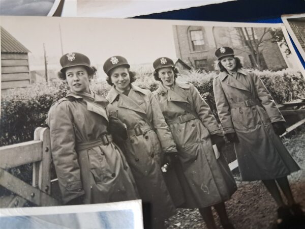 photo-world-wr-two-nurses-britain-jewish-hospital-with-parachute-gear-on-training-field-gear-marching-time-out-35-total