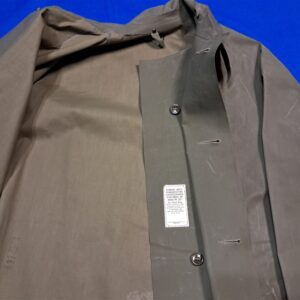 vietnam-early-56-dated-rubber-rain-coat-in-unissued-near-mint-condition-medium-regular-106-color