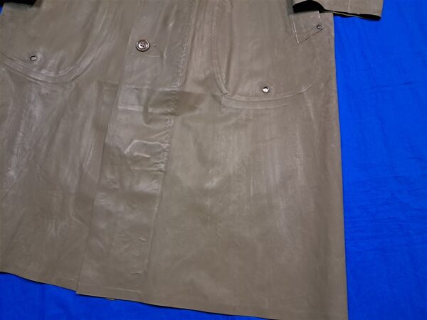 vietnam-early-56-dated-rubber-rain-coat-in-unissued-near-mint-condition-medium-regular-106-color
