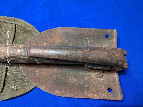 viertnam-war-era-entrenching-tool-shovel-with-the-carrying-case-1966-1960-dated-used