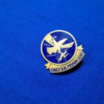 world-war-two-distinctive-unit-insignia-for-troop-carry-with-eagle-carrying-soldier-to-front-lines-sterling