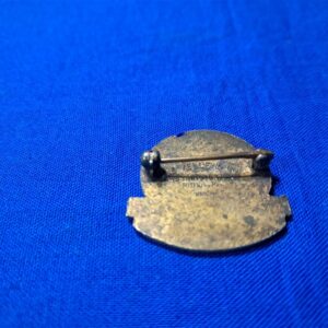 world-war-two-distinctive-unit-insignia-for-troop-carry-with-eagle-carrying-soldier-to-front-lines-sterling-levelle