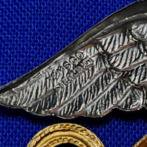 vietnam-war-era-gemsco-manufactured-naval-visor-cap-eagle-in-sterling-and-gold-excellent-details
