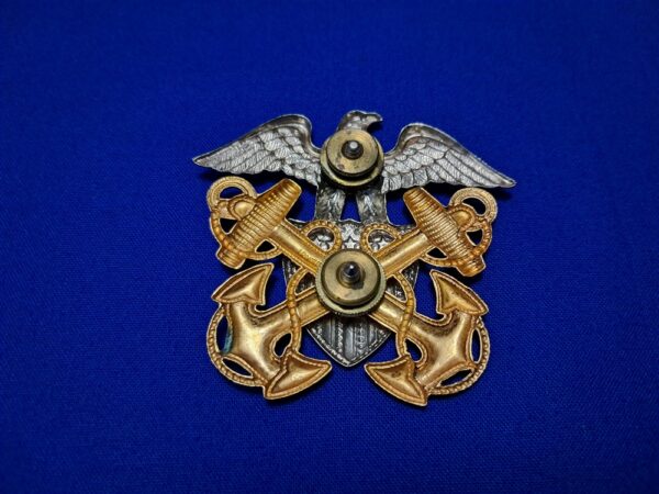 vietnam-war-era-gemsco-manufactured-naval-visor-cap-eagle-in-sterling-and-gold-excellent-details